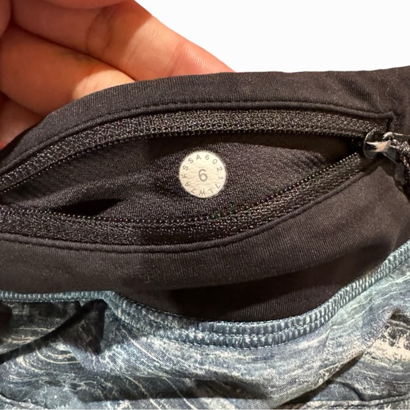 Lululemon Speedup Shorts - Picture 3 of 4